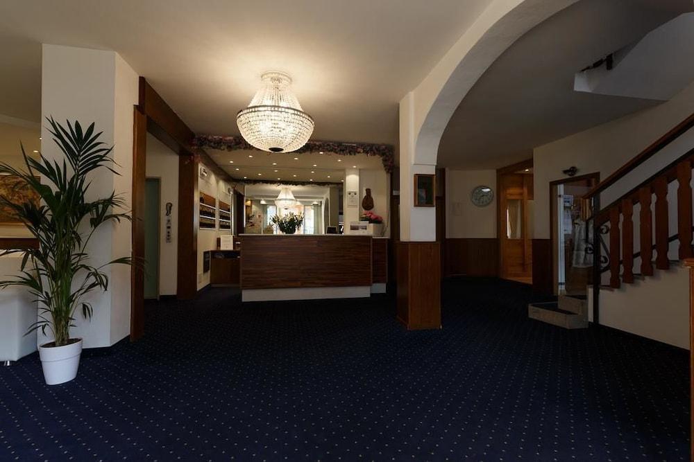 Olympic Regina Hotel Pinzolo Exterior photo