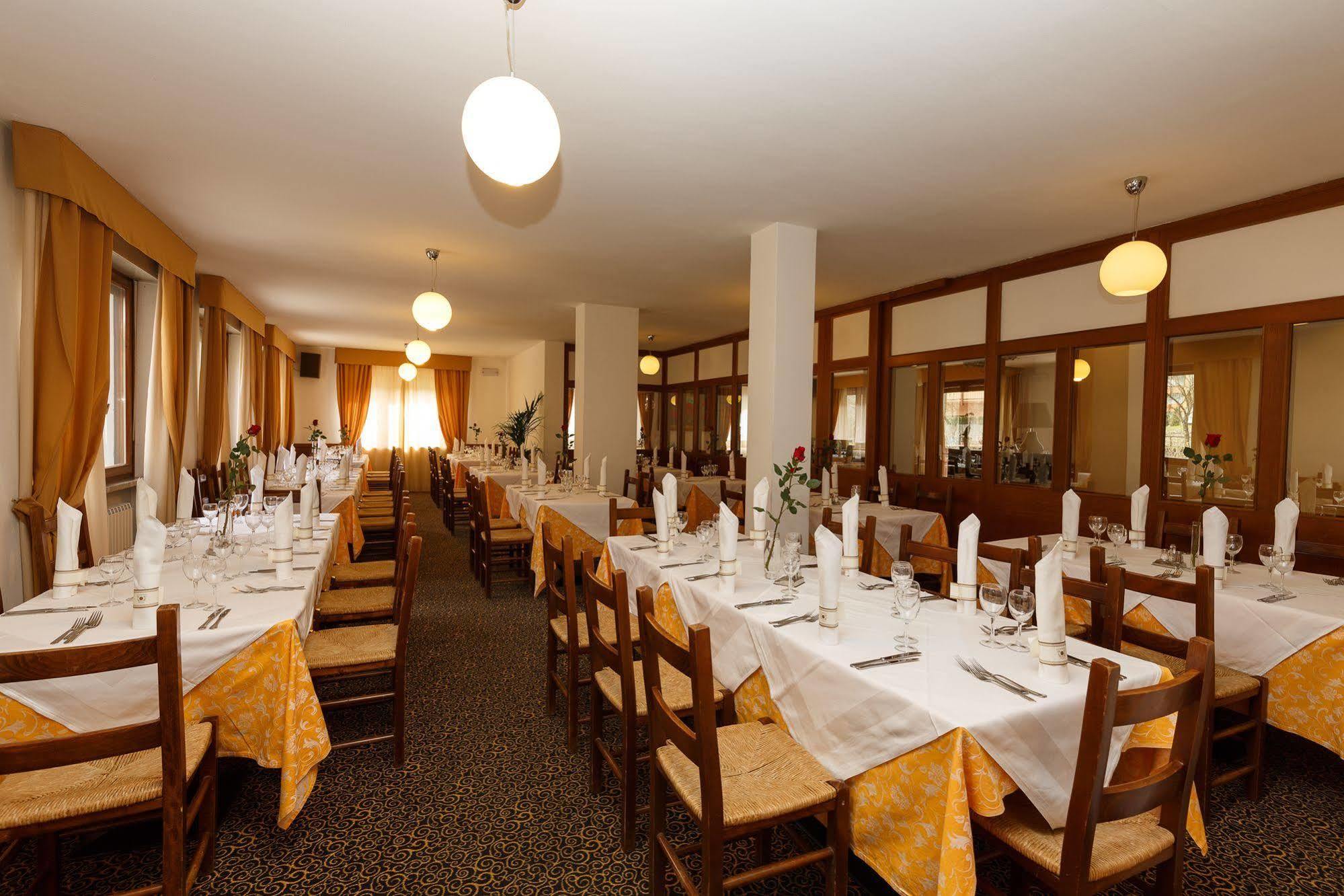 Olympic Regina Hotel Pinzolo Exterior photo