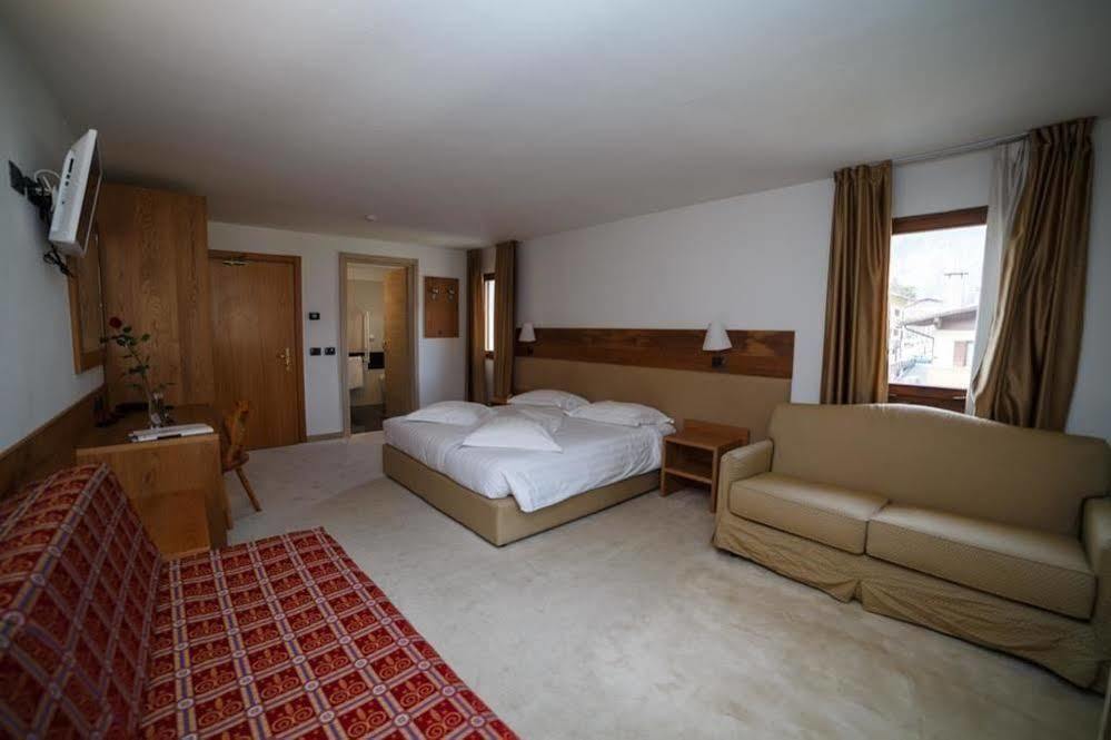 Olympic Regina Hotel Pinzolo Exterior photo